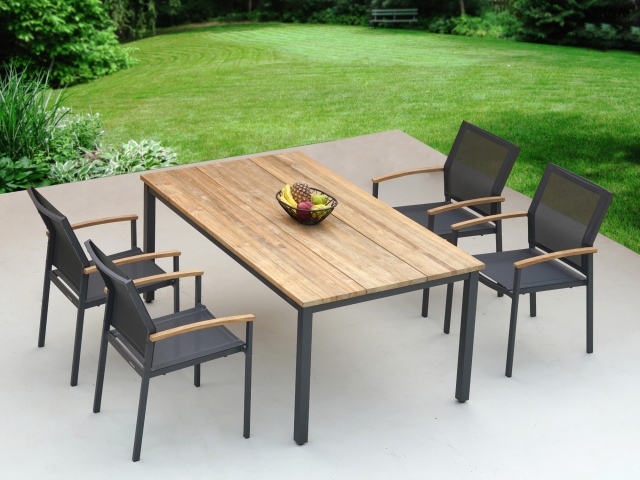 Zebra Alex Gartentisch 180x100cm aus recyceltem Teakholz