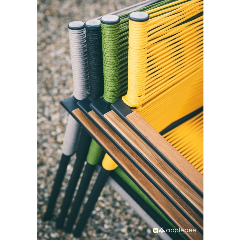 Apple Bee Jakarta Armlehnstuhl black