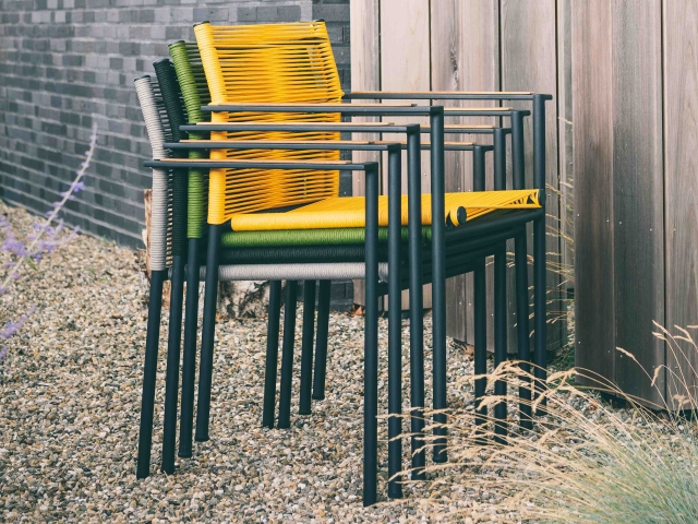 Apple Bee Jakarta Armlehnstuhl lemon