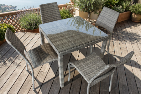 Alexander Rose Fiji Gartenm&ouml;bel-Set, 4 Stapelsessel und 1 Tisch mit Glasplatte 81x81cm