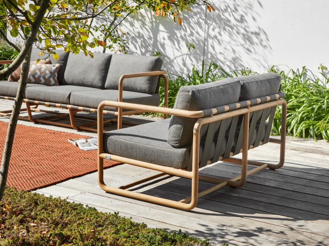 Apple Bee Dolce 3-Sitzer Loungesofa 210cm Teak Kissen Grau