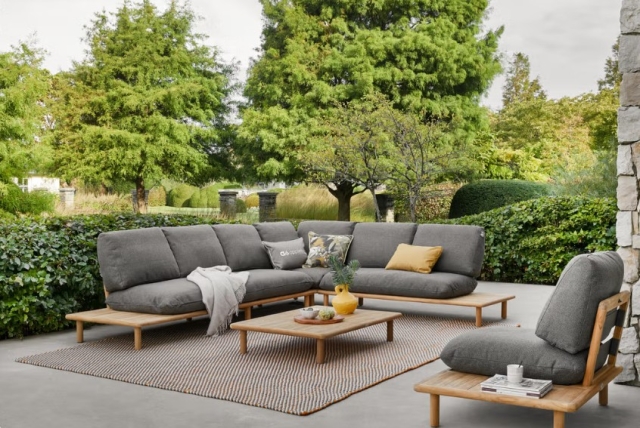 Apple Bee Sling 3-Sitzer Sofa 242cm, Ablage rechts, Teak Kissen grau