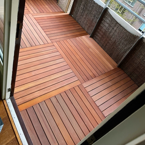 Terrassenfliese Elephant Bangkirai Hartholz 100x100x2,4cm geriffelt