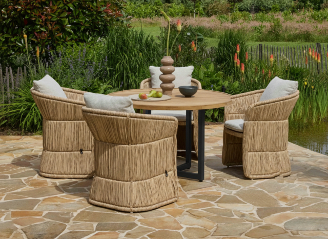 Apple Bee Gili-Jakarta Dining Set