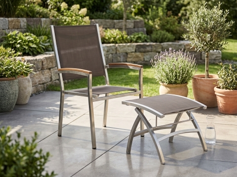 Zebra Pontiac-Set Espresso, 1 Stapelsessel hoch und 1 Fu&szlig;hocker