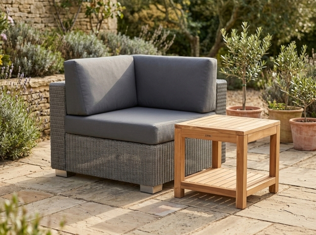 Monte Carlo & Lobby Loungeecke mit Teak Beistelltisch