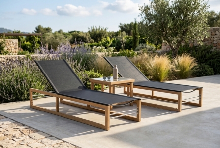 Brafab Vevi Sonnenliegen-Set aus Teakholz mit Beistelltisch