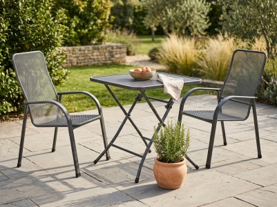 MWH Cafe Latte-Chalet Gartenm&ouml;bel-Set eisengrau, 2 Stapelsessel und 1 Klapptisch 70x70cm