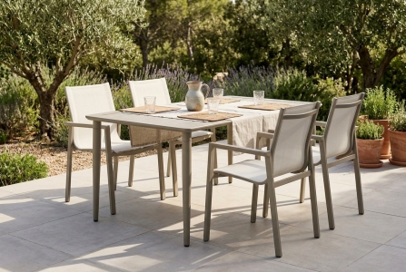 Brafab Delia-Nimes Gartenm&ouml;belset khaki, 4 Armlehnst&uuml;hle, 1  Esstisch 140x78cm